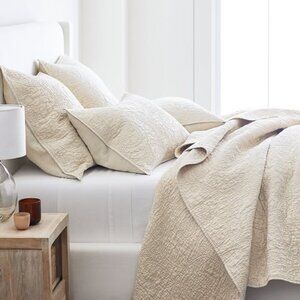 POTTERY BARN BELGIAN FLAX LINEN FLORAL STITCH QUILT, KING /CAL KING ~ FLAX